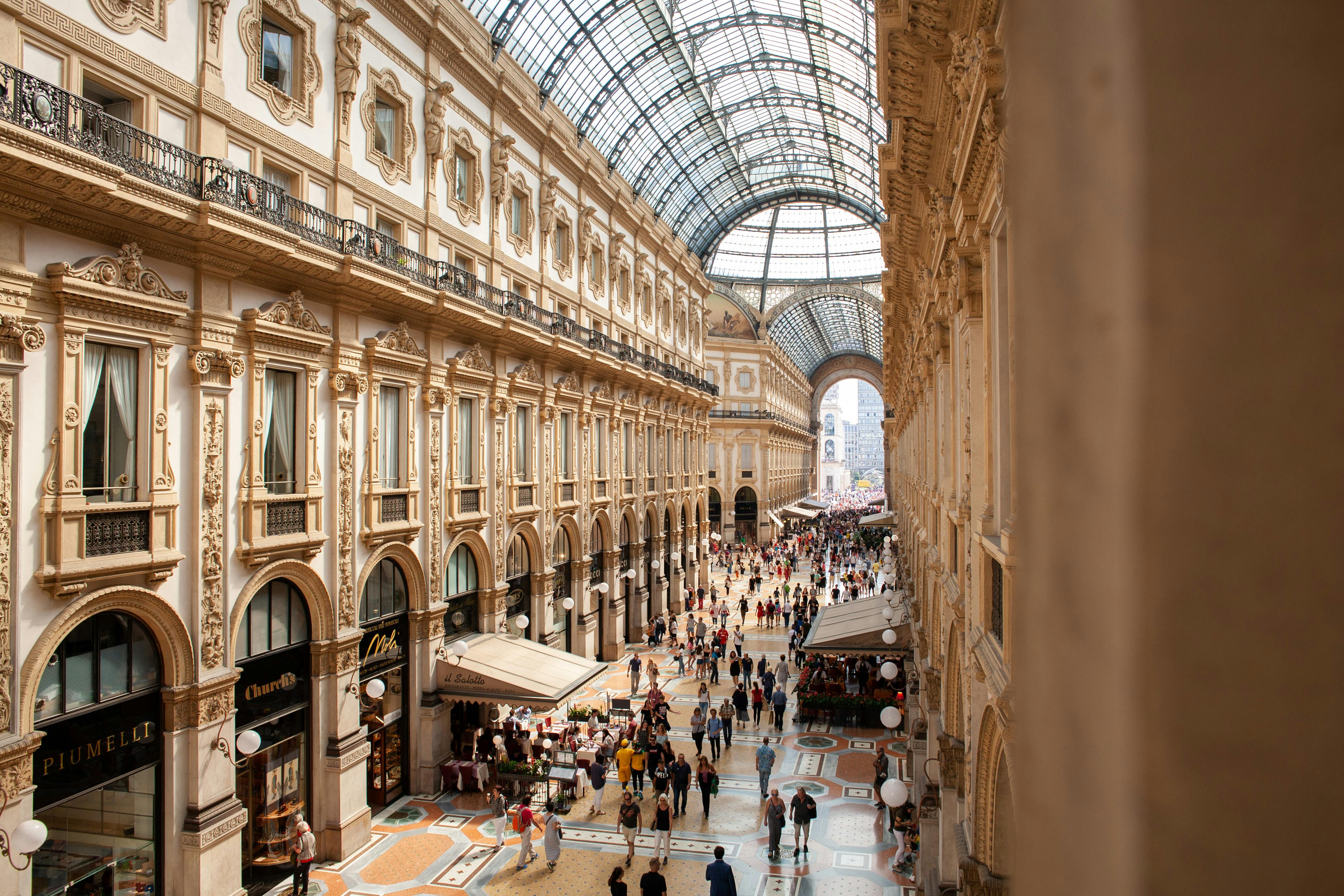 Retail & E-commerce